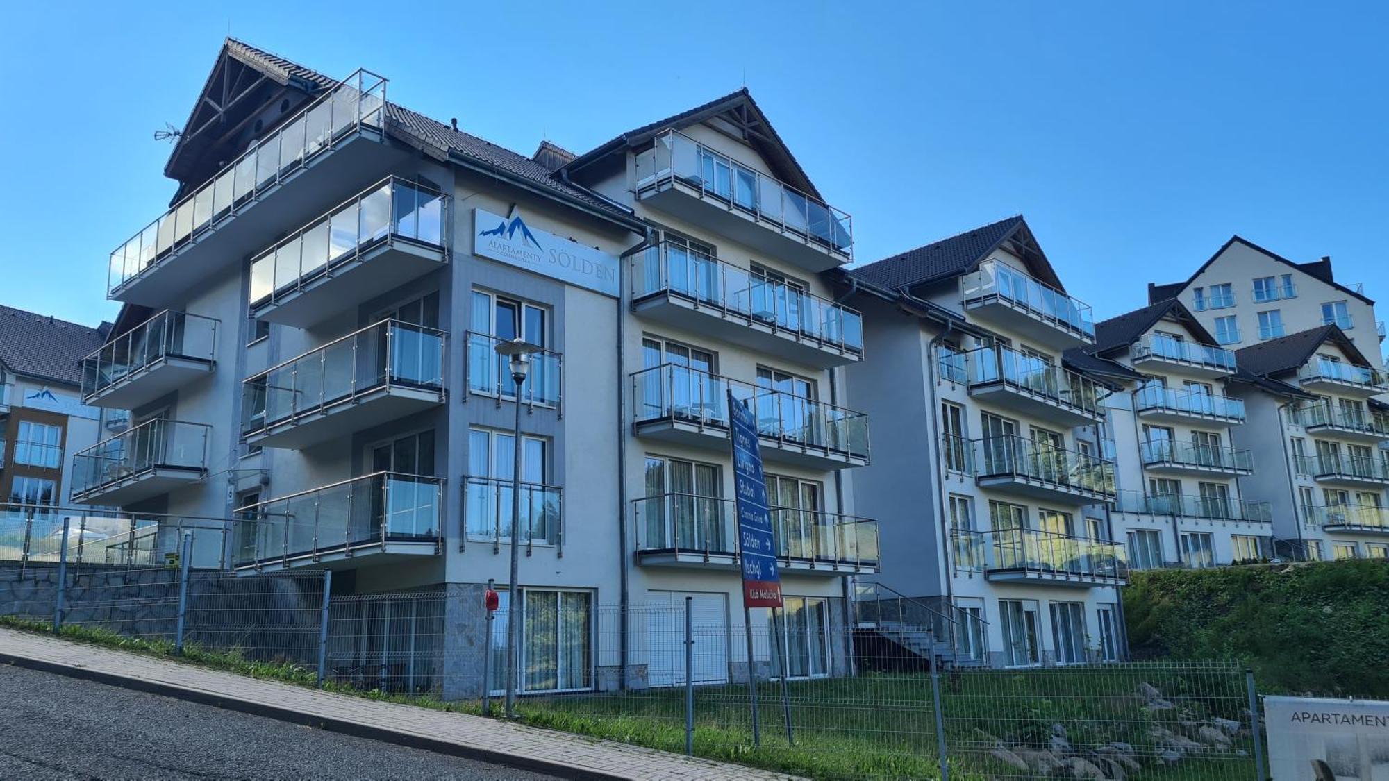 Apartamenty Czarna Gora Is 8 Sienna  Exterior photo